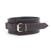 Черный ошейник из натуральной кожи с красной строчкой и кольцом - БДСМ Арсенал - купить с доставкой в Воронеже