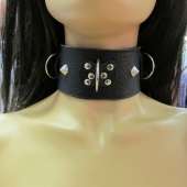 Черный кожаный ошейник с короткими шипами - БДСМ Арсенал - купить с доставкой в Воронеже