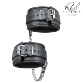 Черные кожаные оковы на цепочке с карабинами - Notabu - купить с доставкой в Воронеже