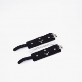 Черные кожаные наручники с хромированной фурнитурой - Crazy Handmade - купить с доставкой в Воронеже