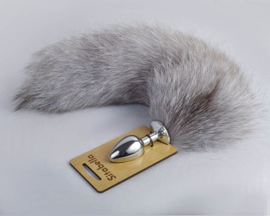 Серебристая анальная пробка с натуральным хвостиком - Sitabella - купить с доставкой в Воронеже