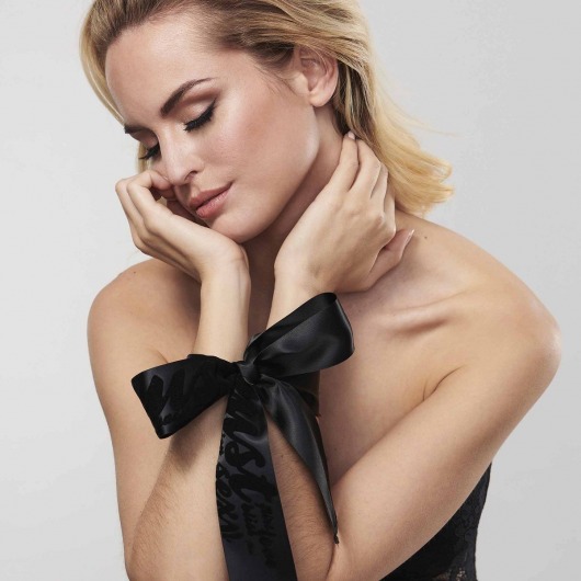 Черные ленты для связывания SILKY SENSUAL HANDCUFFS - Bijoux Indiscrets - купить с доставкой в Воронеже