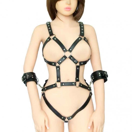 Черное боди-портупея с пристегивающимися наручниками - Notabu - купить с доставкой в Воронеже