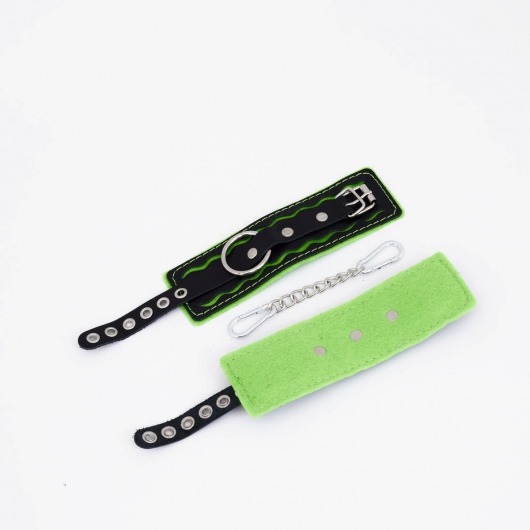Черно-зеленые кожаные наручники с зеленой строчкой - Crazy Handmade - купить с доставкой в Воронеже