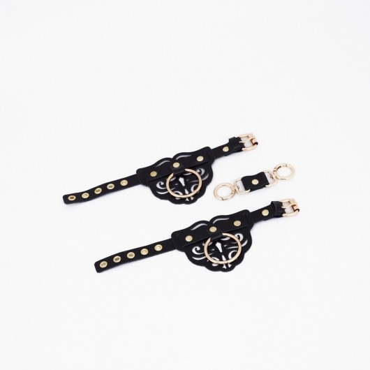 Черные кожаные наручники с клепками, кольцами и золотистой фурнитурой - Crazy Handmade - купить с доставкой в Воронеже